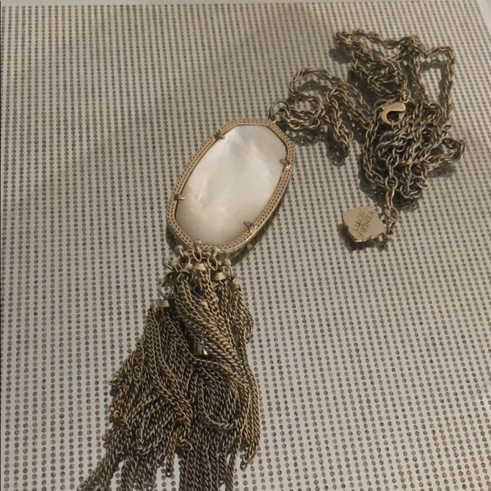 Kendra Scott necklace
